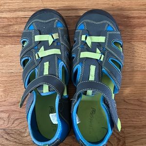 Faded glory water shoes